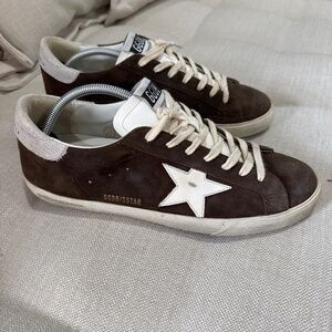 Golden Goose Sneakers brown and white star. EU45